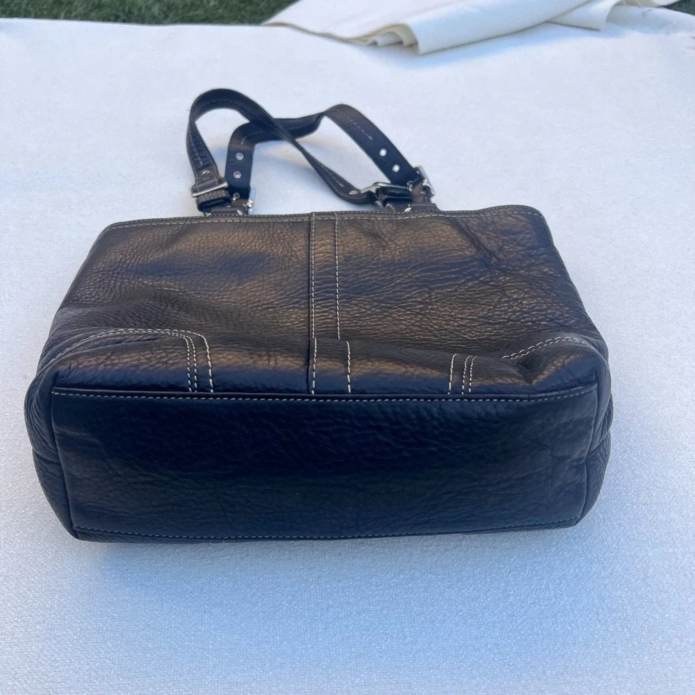 COACH Y2K Black Pebbled Leather Shoulder Bag Purse 2010 Tote F13089